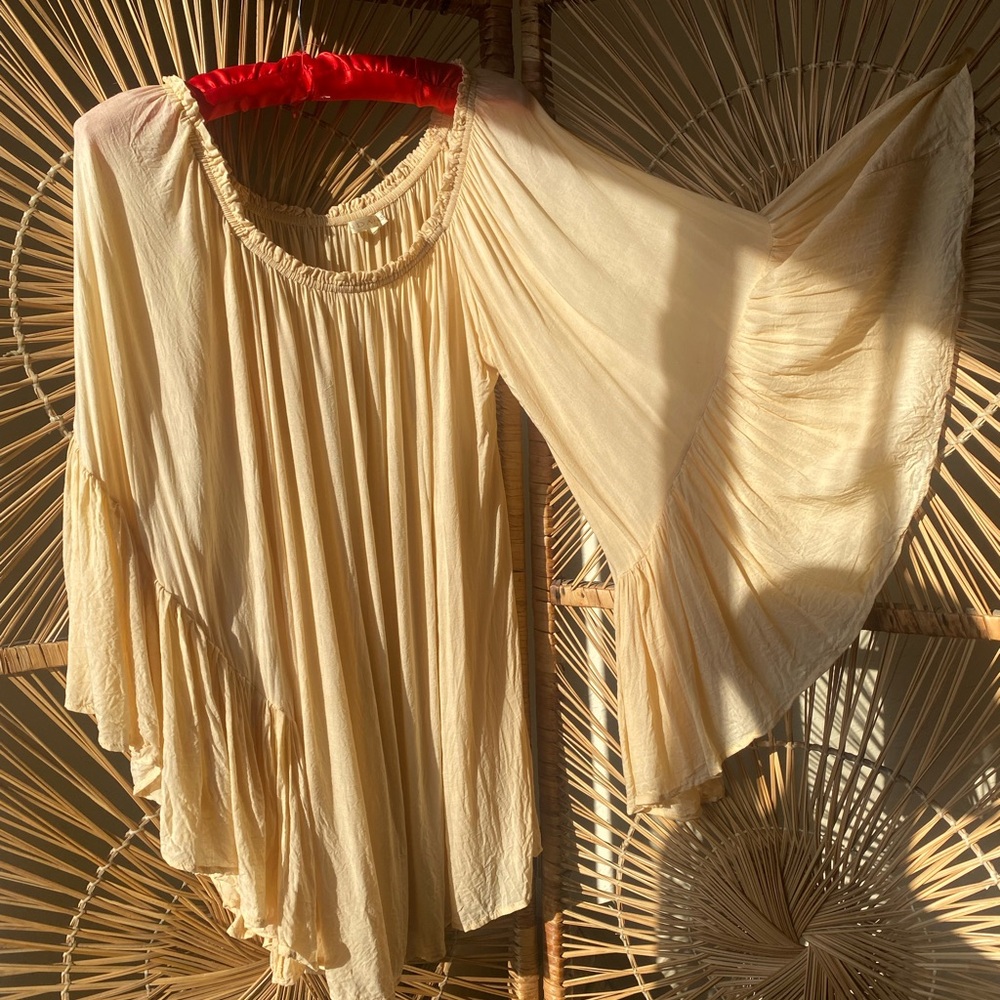 INDAH Boho Cream Flowing Butterfly Sleeve Tunic Size XS